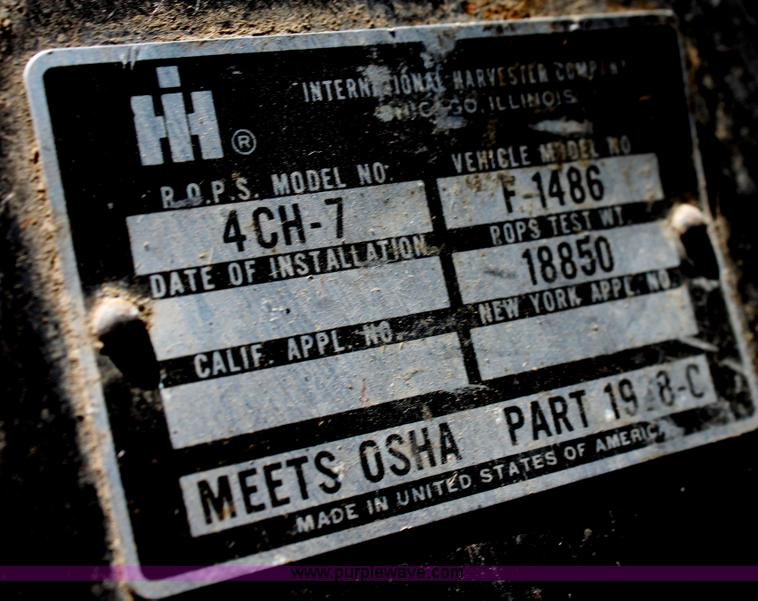 image for item I7324 1981 International 1486 tractor