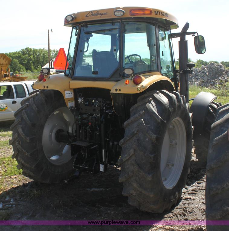 image for item I7326 2006 Challenger MT525B tractor