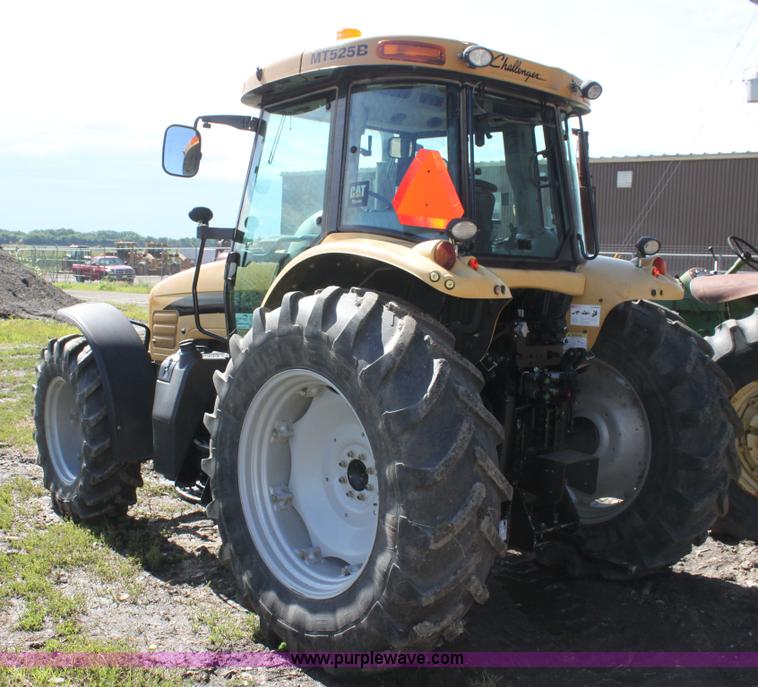 image for item I7326 2006 Challenger MT525B tractor