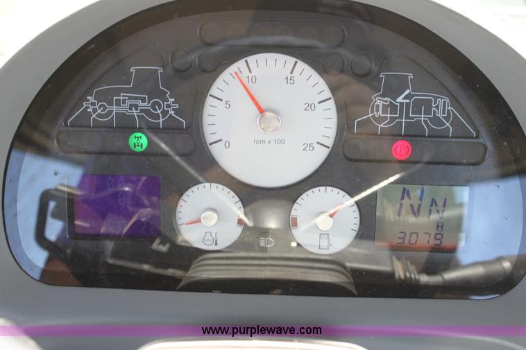 image for item I7326 2006 Challenger MT525B tractor