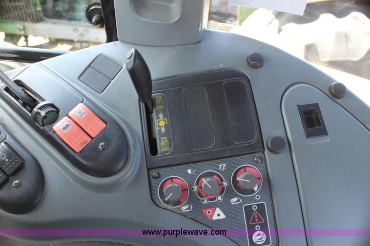 image for item I7326 2006 Challenger MT525B tractor