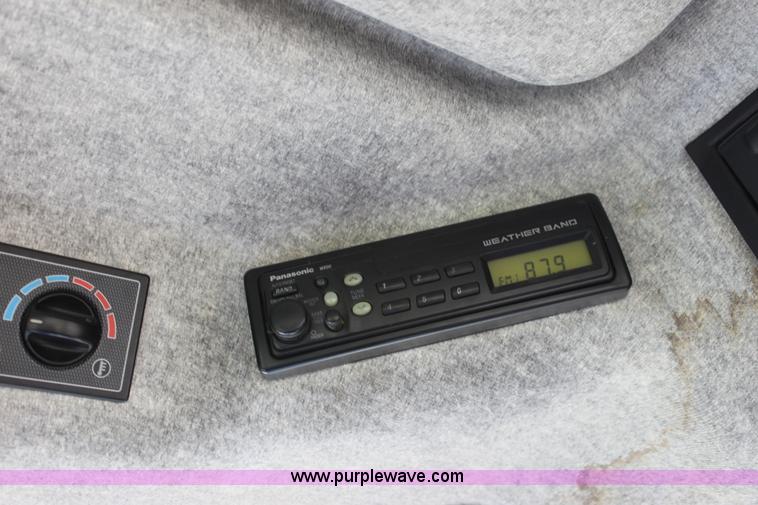 image for item I7326 2006 Challenger MT525B tractor