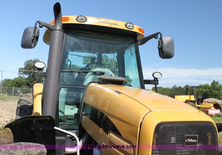 image for item I7326 2006 Challenger MT525B tractor