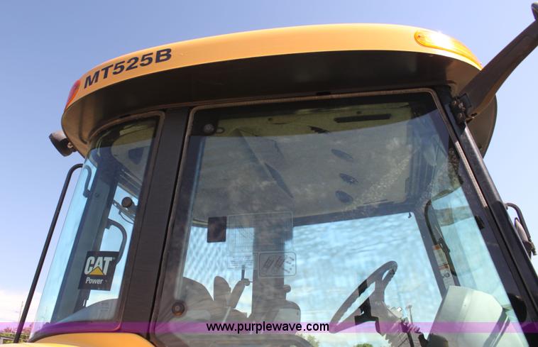 image for item I7326 2006 Challenger MT525B tractor