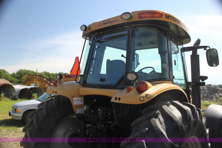 image for item I7326 2006 Challenger MT525B tractor