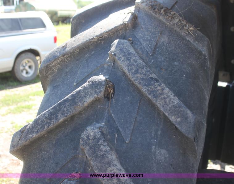 image for item I7326 2006 Challenger MT525B tractor