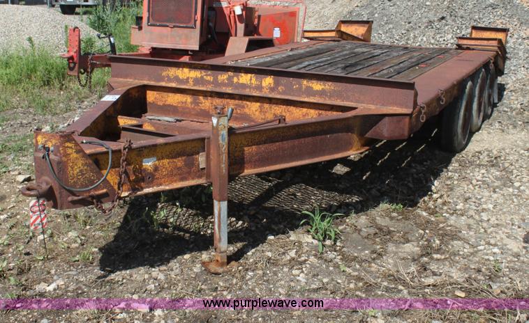 image for item I7328 1975 Gene equipment trailer