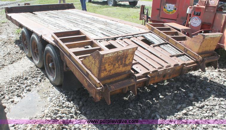 image for item I7328 1975 Gene equipment trailer