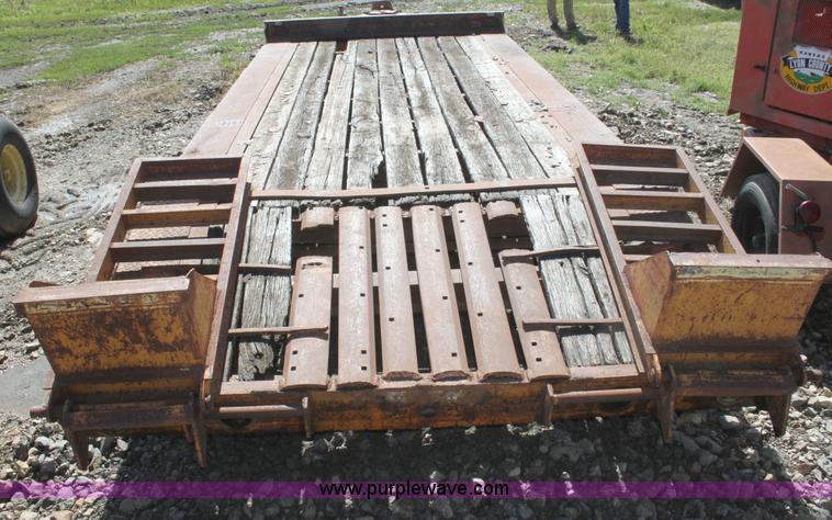 image for item I7328 1975 Gene equipment trailer