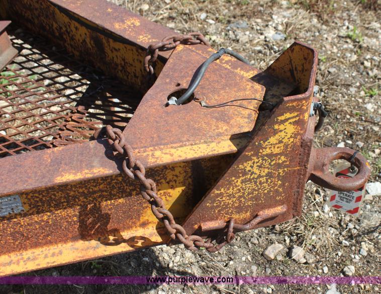 image for item I7328 1975 Gene equipment trailer