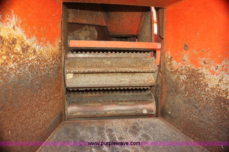 image for item I7329 1991 Eager Beaver 290 wood chipper