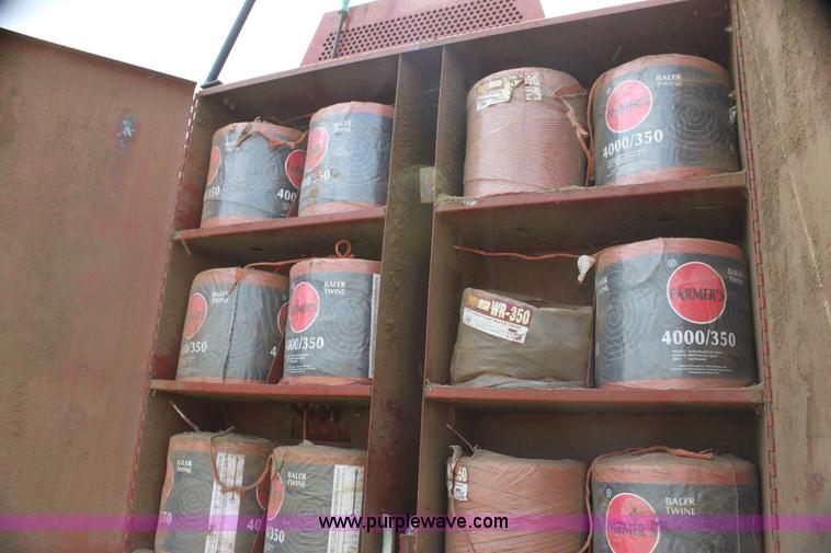 image for item I7331 1996 Hesston 4900 large square baler