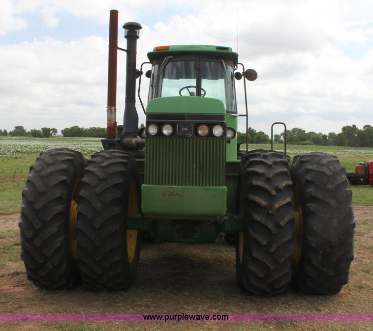 image for item I7334 1988 John Deere 8650 4WD tractor