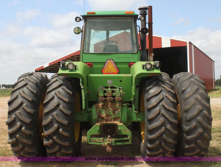 image for item I7334 1988 John Deere 8650 4WD tractor