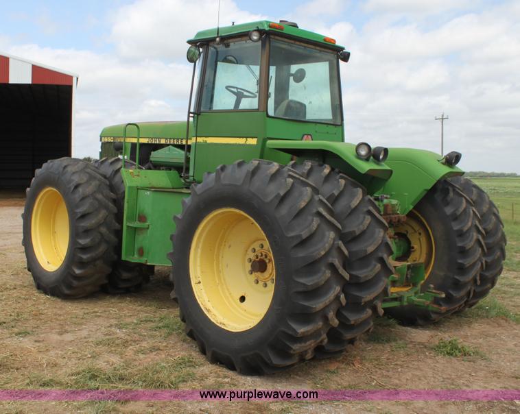 image for item I7334 1988 John Deere 8650 4WD tractor