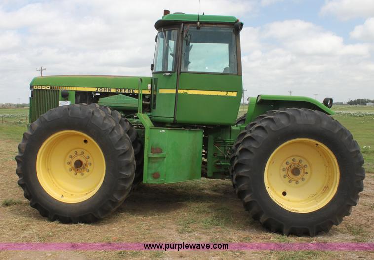 image for item I7334 1988 John Deere 8650 4WD tractor