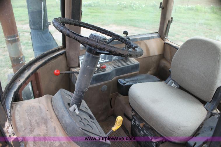 image for item I7334 1988 John Deere 8650 4WD tractor