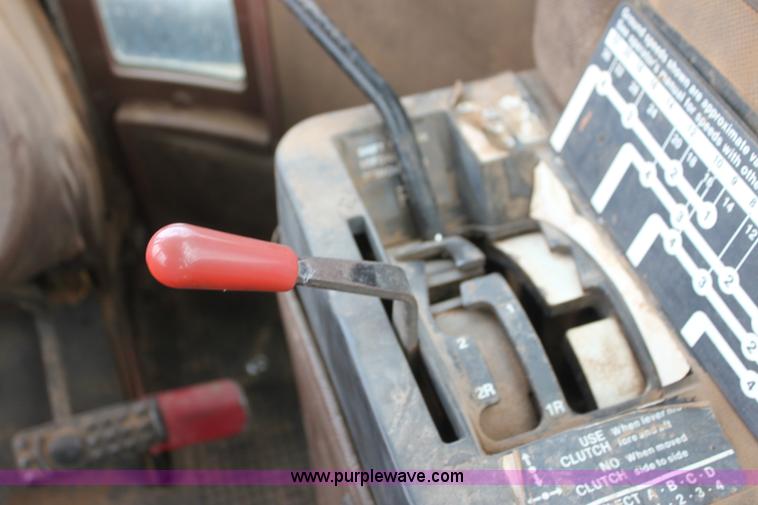 image for item I7334 1988 John Deere 8650 4WD tractor