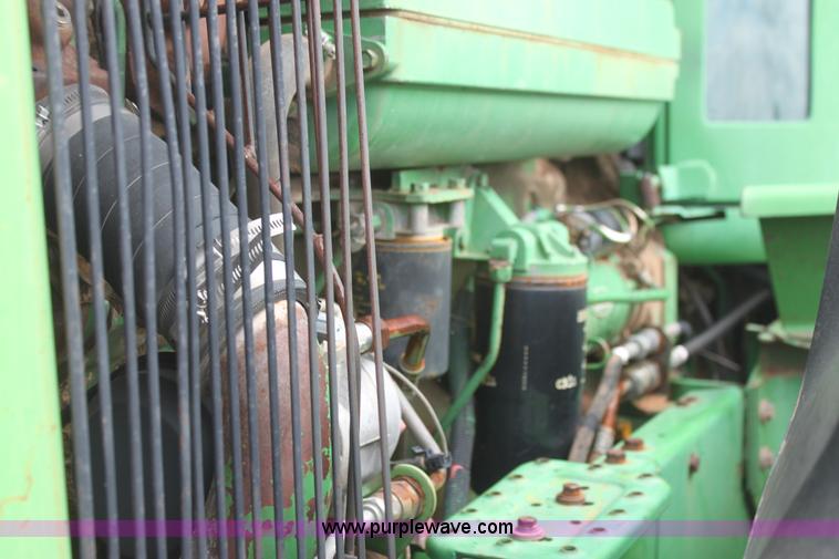 image for item I7334 1988 John Deere 8650 4WD tractor