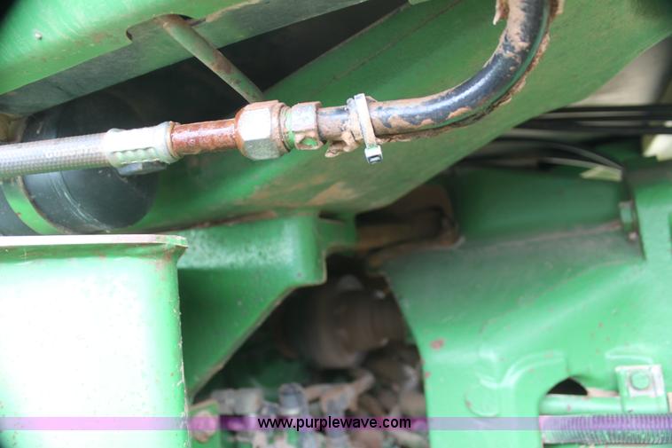 image for item I7334 1988 John Deere 8650 4WD tractor