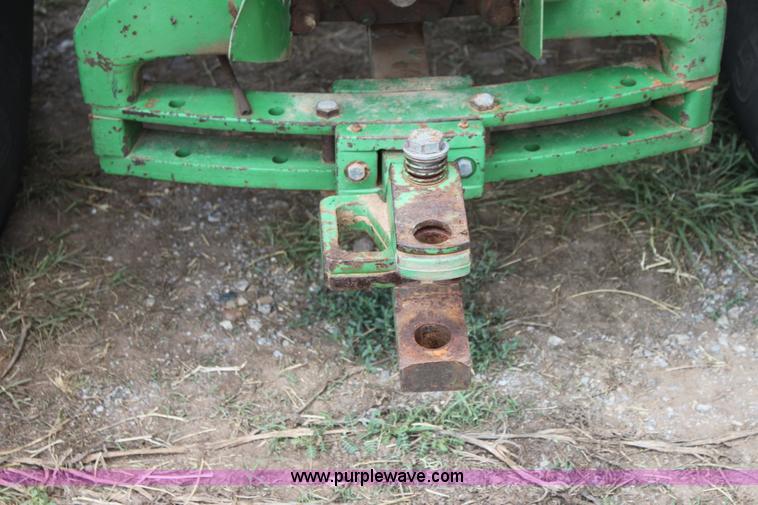 image for item I7334 1988 John Deere 8650 4WD tractor