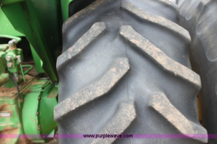 image for item I7334 1988 John Deere 8650 4WD tractor