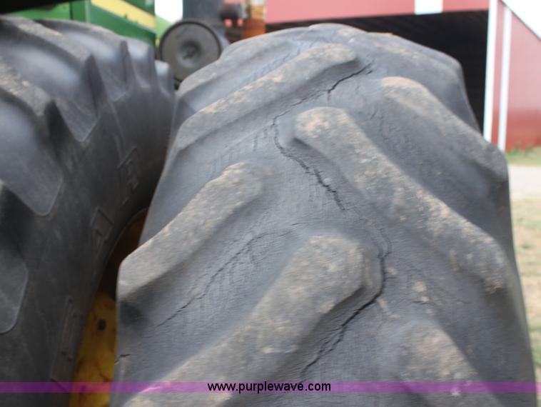 image for item I7334 1988 John Deere 8650 4WD tractor