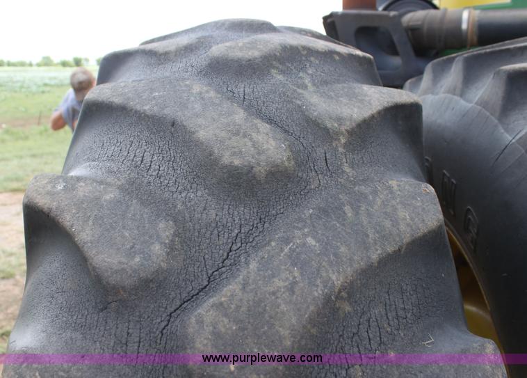 image for item I7334 1988 John Deere 8650 4WD tractor