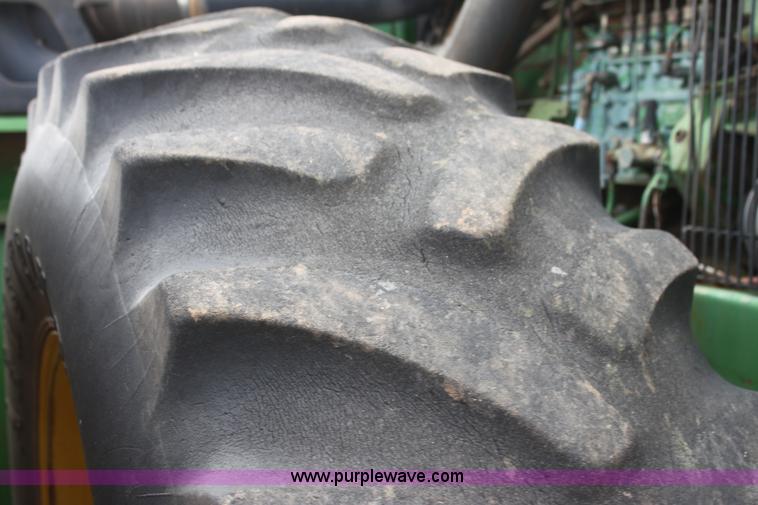 image for item I7334 1988 John Deere 8650 4WD tractor