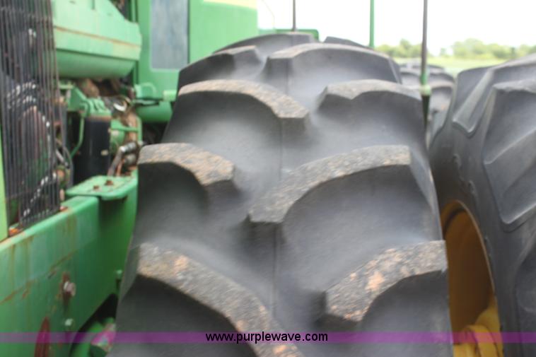 image for item I7334 1988 John Deere 8650 4WD tractor