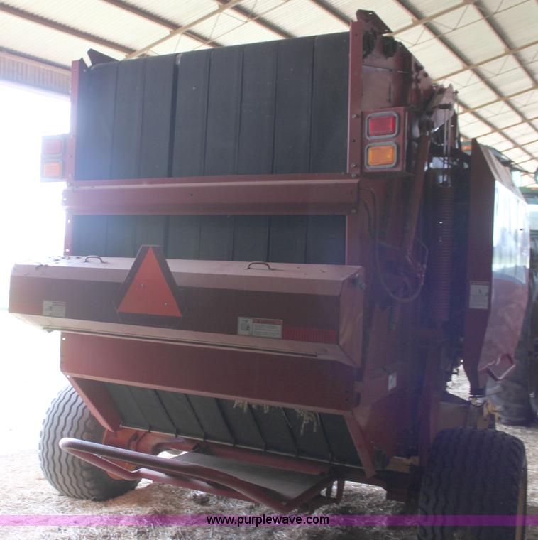 image for item I7335 2003 New Holland BR780 round baler
