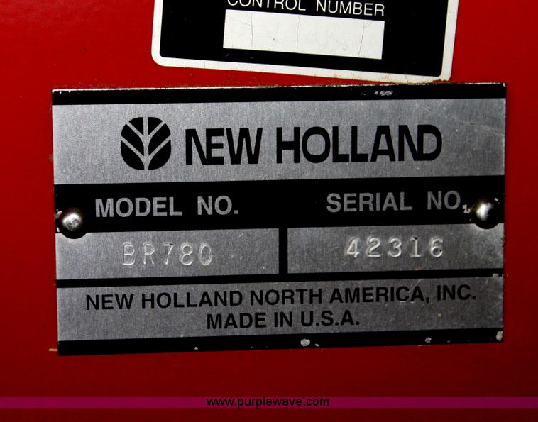 image for item I7335 2003 New Holland BR780 round baler