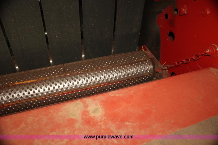 image for item I7335 2003 New Holland BR780 round baler