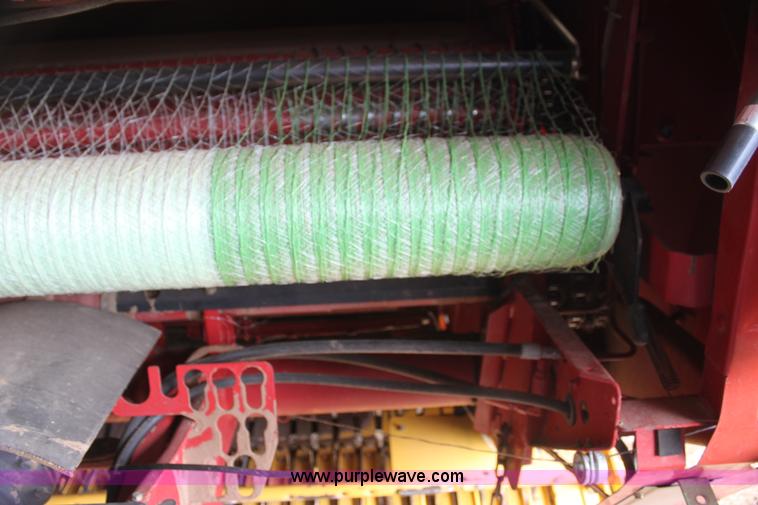 image for item I7335 2003 New Holland BR780 round baler