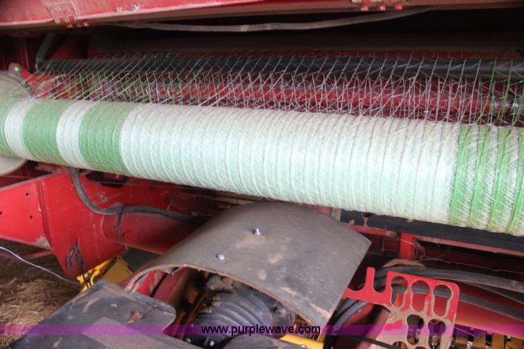 image for item I7335 2003 New Holland BR780 round baler