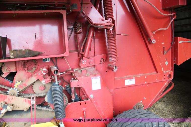 image for item I7335 2003 New Holland BR780 round baler