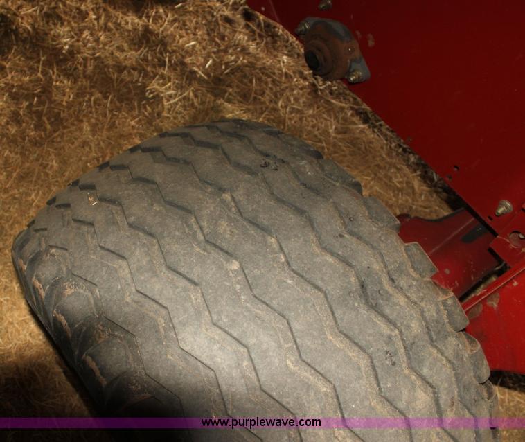 image for item I7335 2003 New Holland BR780 round baler