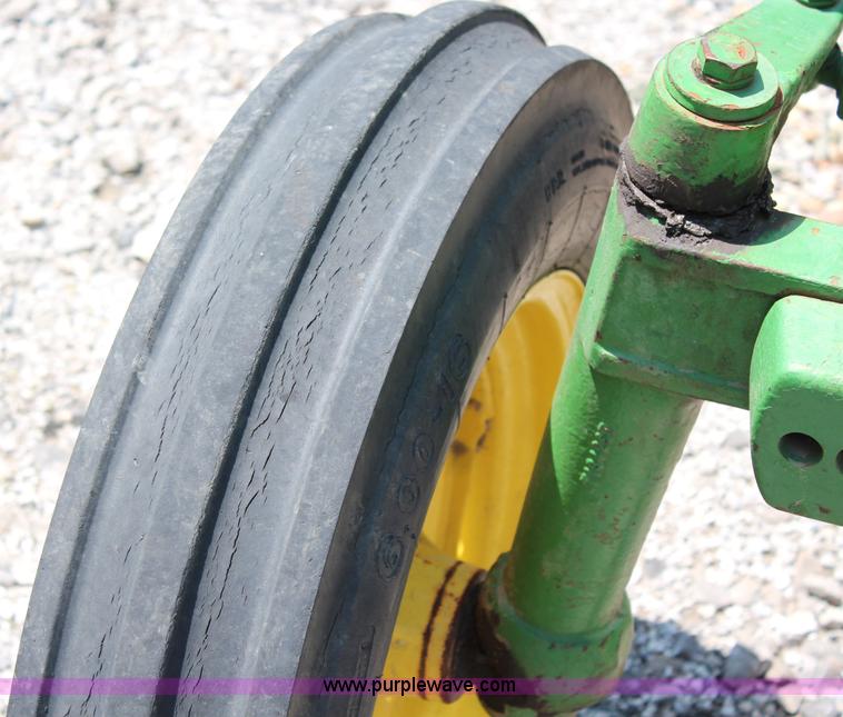 image for item J1201 1962 John Deere 2010 tractor