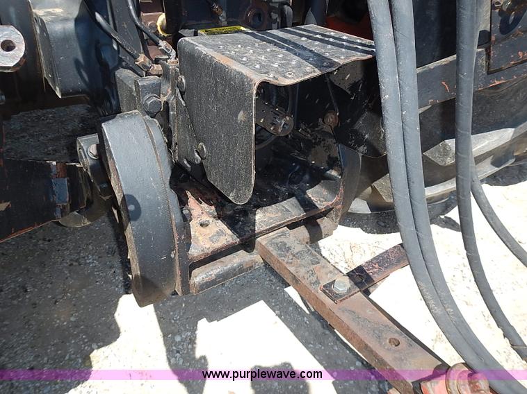 image for item J3170 1982 International 5488 tractor