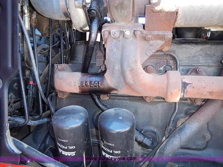 image for item J3170 1982 International 5488 tractor