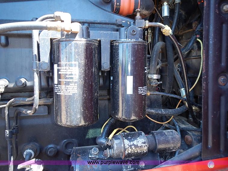 image for item J3170 1982 International 5488 tractor