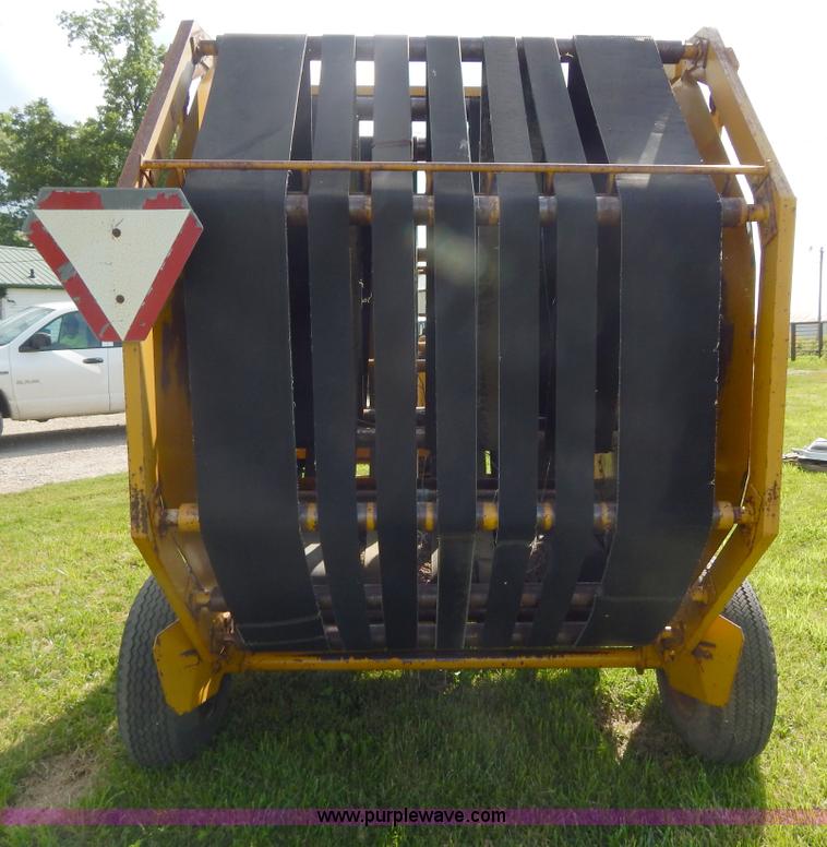 image for item Z9302 1974 Vermeer 605C round baler