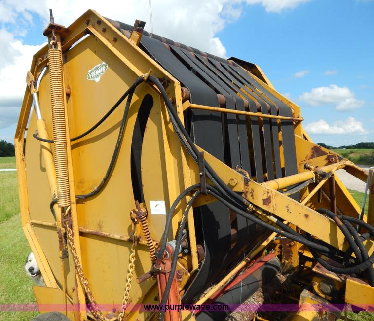 image for item Z9302 1974 Vermeer 605C round baler