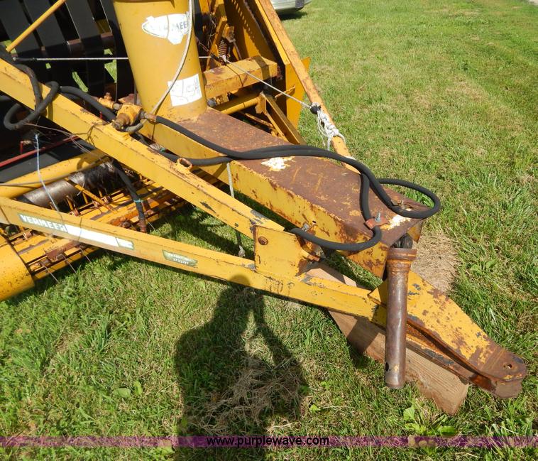 image for item Z9302 1974 Vermeer 605C round baler