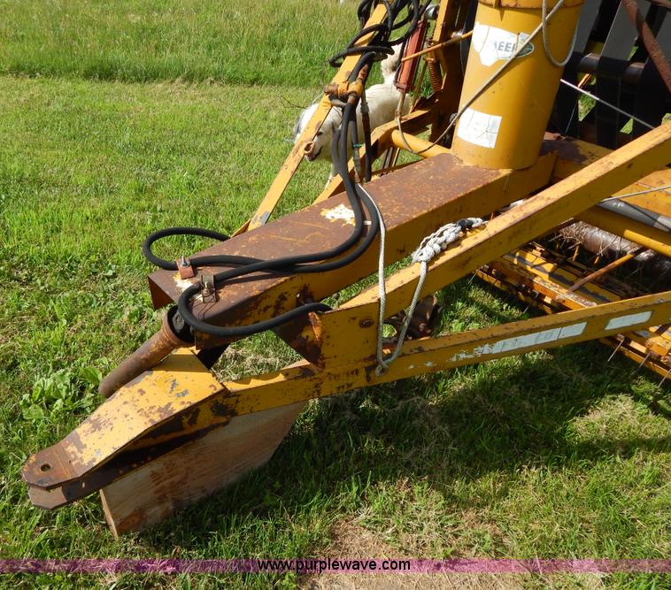 image for item Z9302 1974 Vermeer 605C round baler