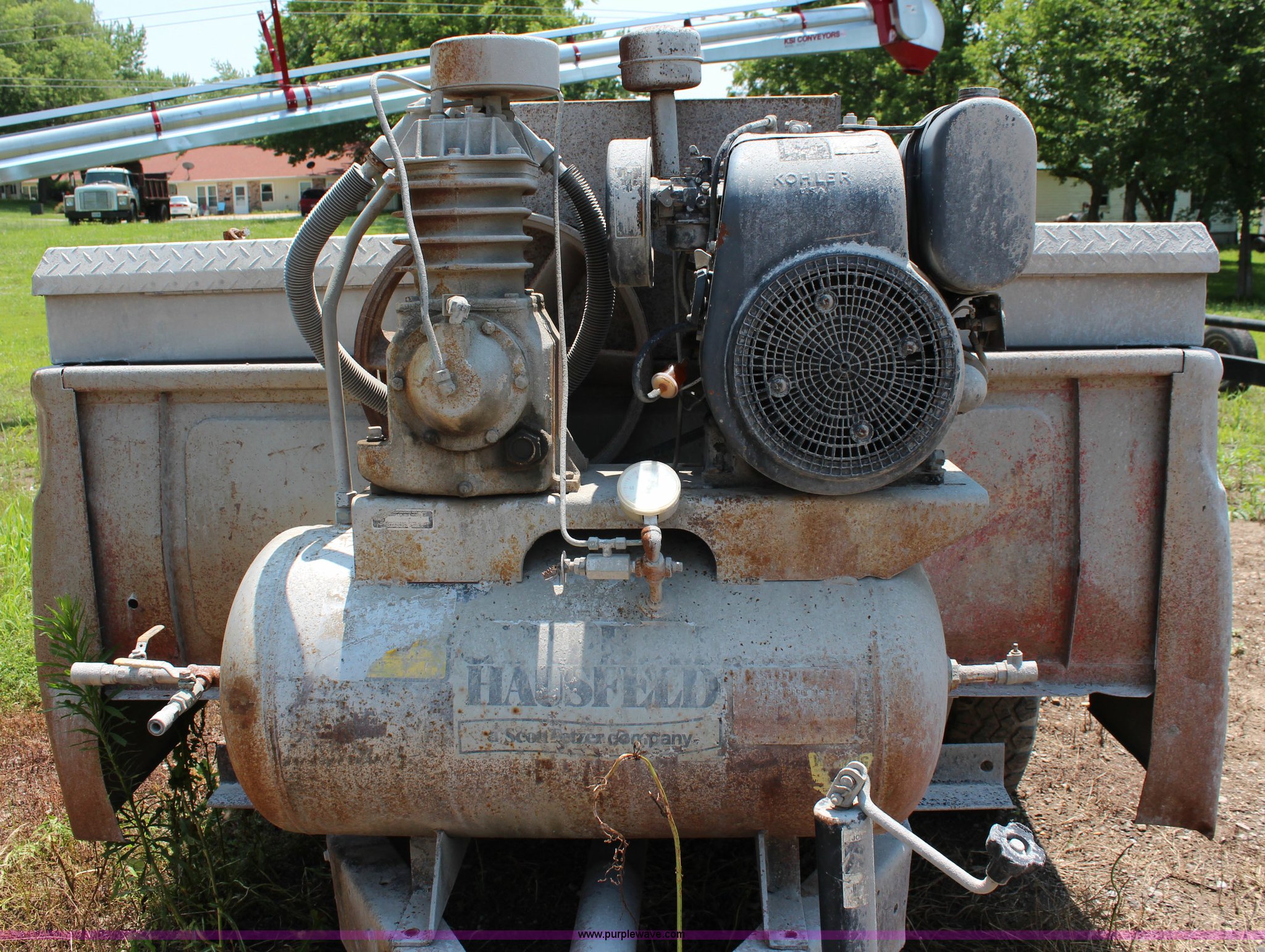 Pickup bed trailer in Stanberry, MO Item J1214 sold Purple Wave