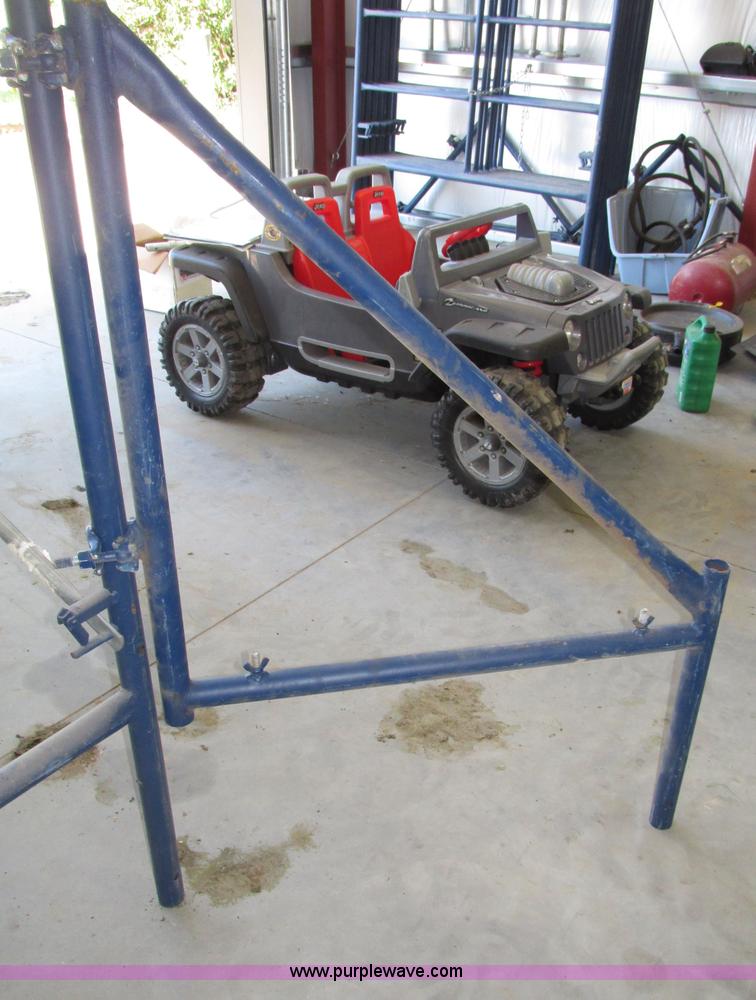 image for item AE9302 (5) sets of Metal Tech Safer Stack scaffolding