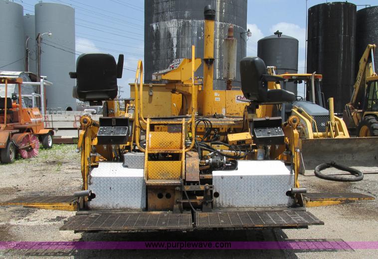 image for item AN9016 2001 Blaw-Knox PF4410 paver