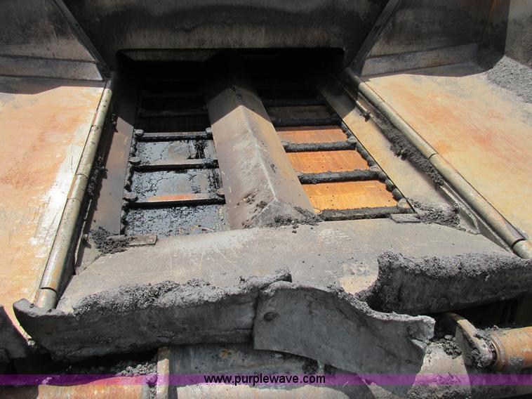 image for item AN9016 2001 Blaw-Knox PF4410 paver