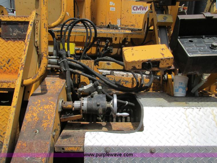 image for item AN9016 2001 Blaw-Knox PF4410 paver